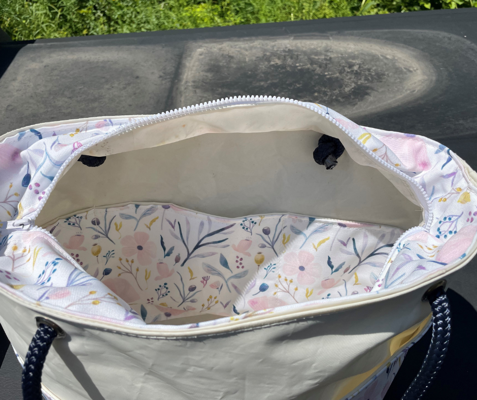 
            
                Load image into Gallery viewer, The Mast Swimming Mermaids Diaper Bag
            
        